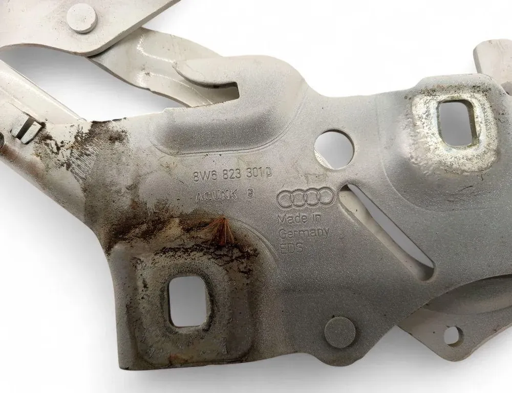 AUDI A5 Sportback F5 (2016-2024) Priekšējā kreisā pārsega eņģe 8W6823301D 33459860