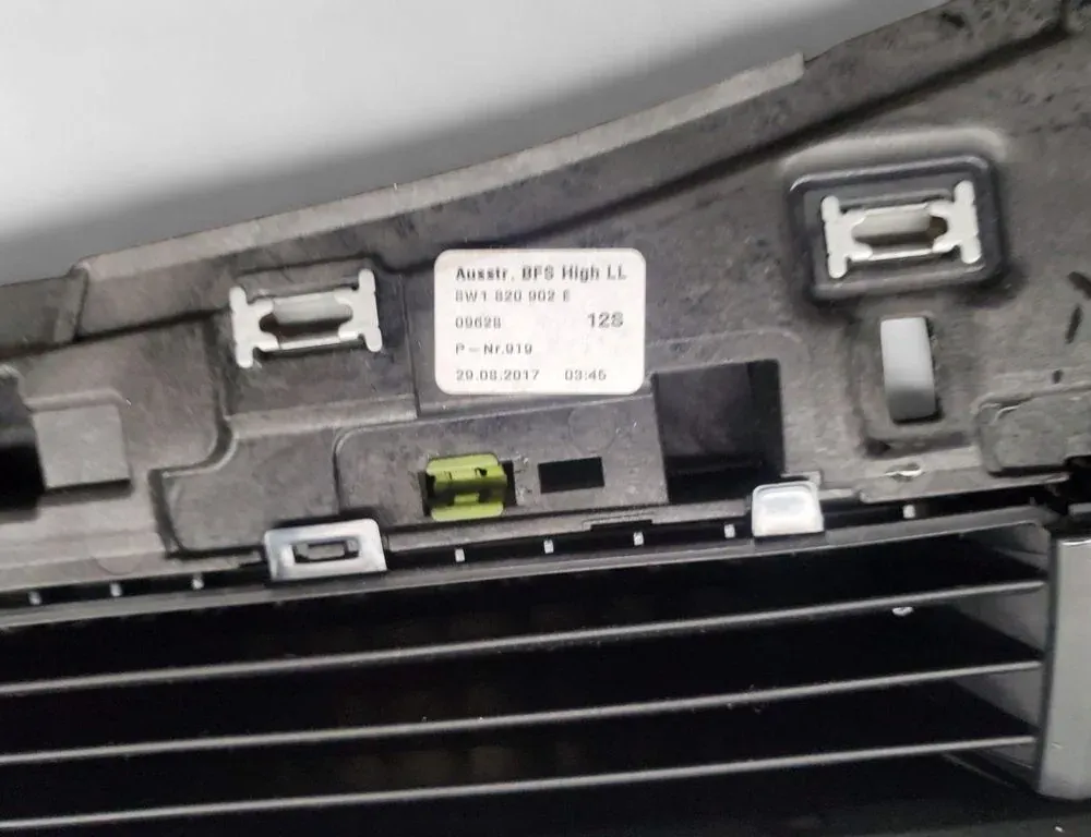 AUDI A5 Sportback F5 (2016-2024) Center console air vents 8W1820902E 33459931
