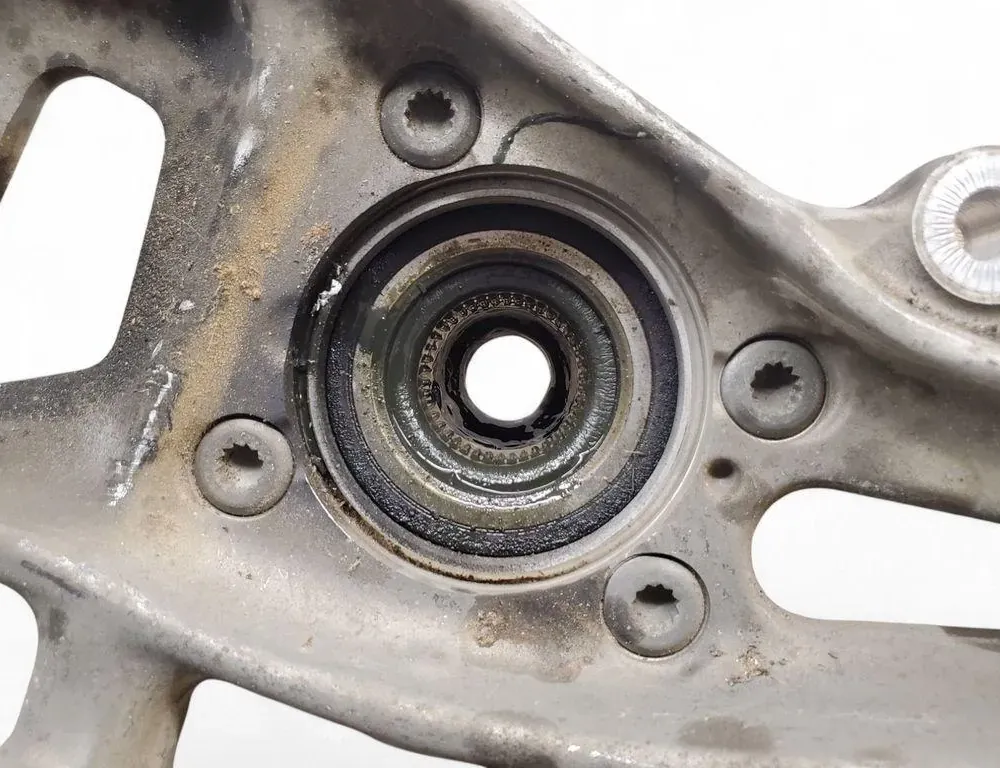 AUDI Q7 4M (2015-2024) Priekšējā kreisā riteņa rumbas vārpsta/stupica 4M0407241J 33461157