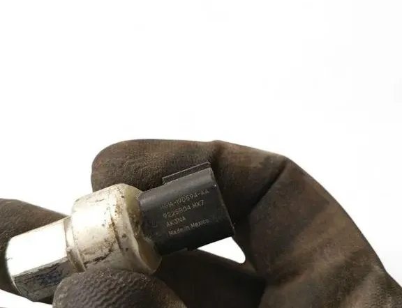 FORD USA Mustang 6 generation (2014-2024) Датчик давления кондиционера HG1A19D594AA 33461897