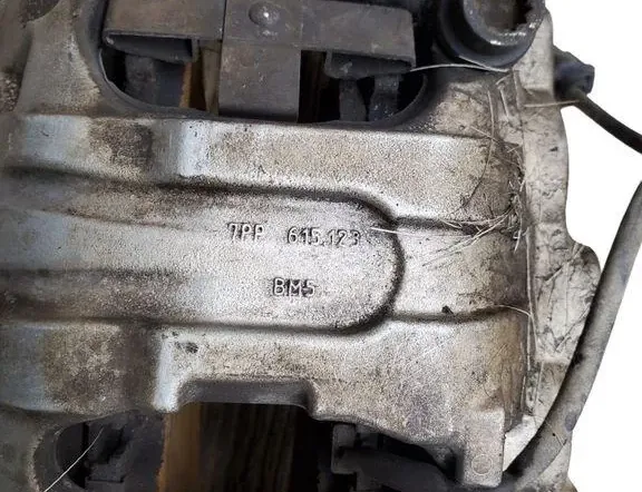 PORSCHE Cayenne 958 (2010-2018) Priekšējais kreisais bremžu suports 7PP615123 33465448