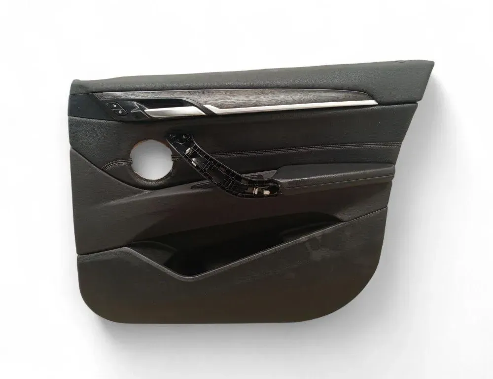 BMW X1 F48/F49 (2015-2023) Обшивка задней правой двери 33466037