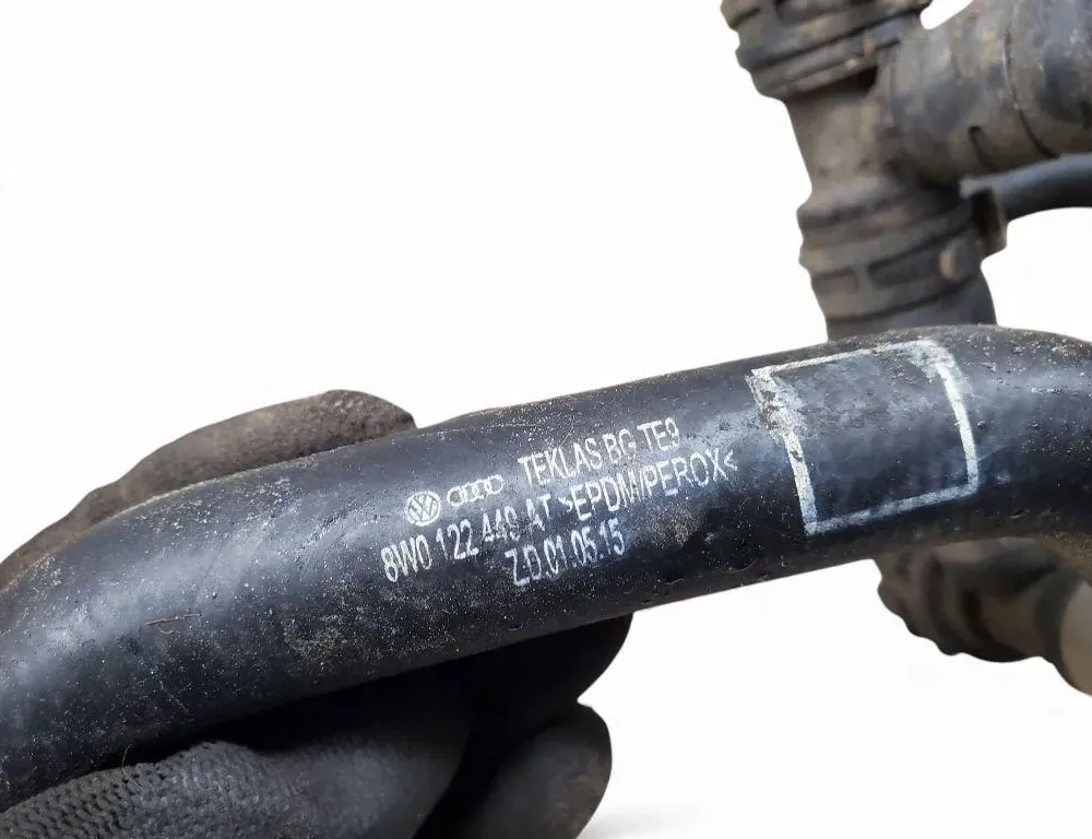AUDI A4 B9/8W (2015-2024) Dzesēšanas šļauka / truba 8W0122449AT 33466776