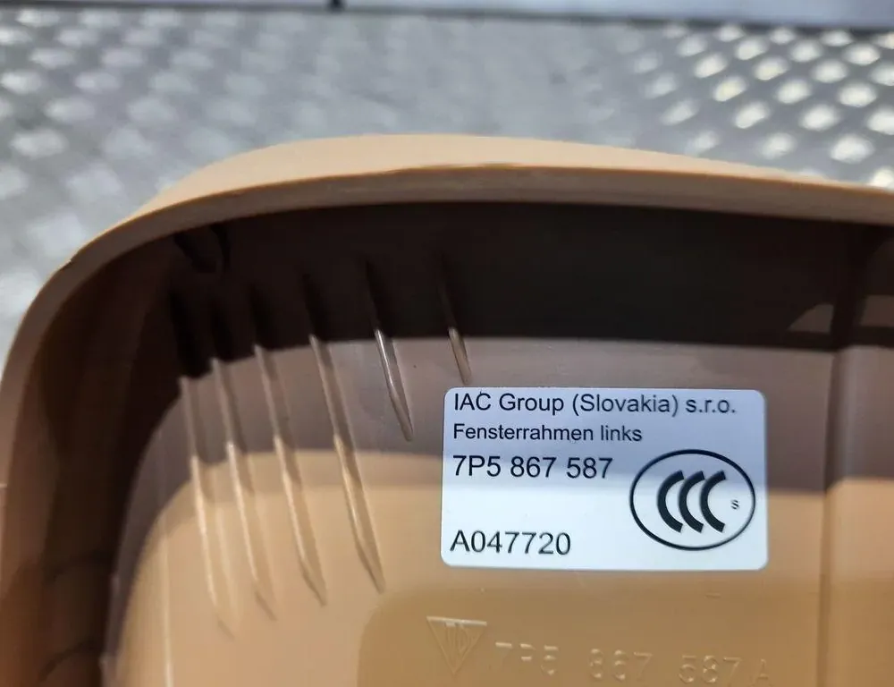 PORSCHE Cayenne 958 (2010-2018) Bagāžas nodalījuma vāka apdare 7P5867587 33483263