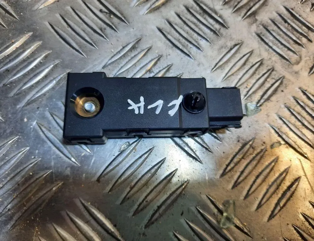 MERCEDES-BENZ CLA-Class C117 (2013-2016) Фильтр антенны A2229820004 33484900