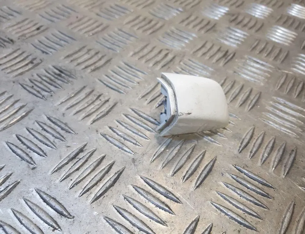 VOLKSWAGEN Passat B7 (2010-2015) Другие отделочные детали 1K8839168 33485013