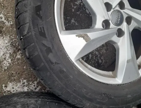 AUDI Q3 F3 (2018-2024) Aizmugurējā labā sliekšņa apdare 83A601025H 33486300