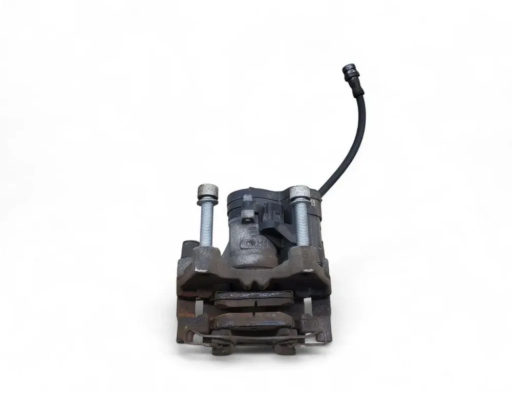 VOLKSWAGEN Tiguan 2 generation (2016-2024) Aizmugurējais labais bremžu suports 3Q0615406 33490256