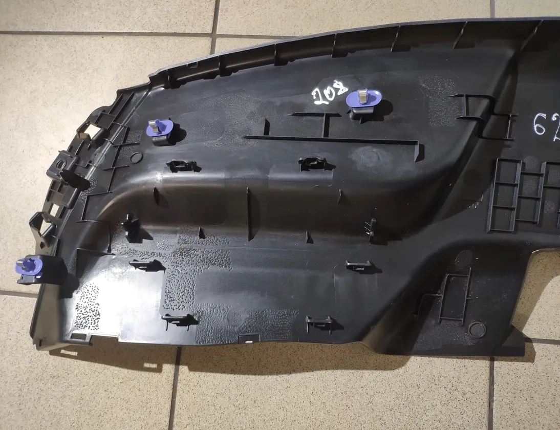 PEUGEOT 208 Peugeot 208 (2012-2015) Labā apdare aizmugurējos sēdekļos 9823303480,98233035ZD 33695105