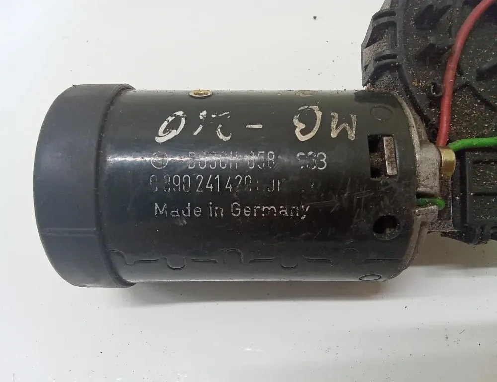 MERCEDES-BENZ E-Class W210 (1995-2002) Front Windshield Wiper Mechansm Motor 0390241420 33323619