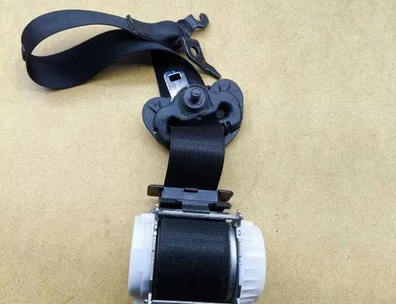 BMW 3 Series E90/E91/E92/E93 (2004-2013) Ремень безопасности передний левый 9117219 33115681