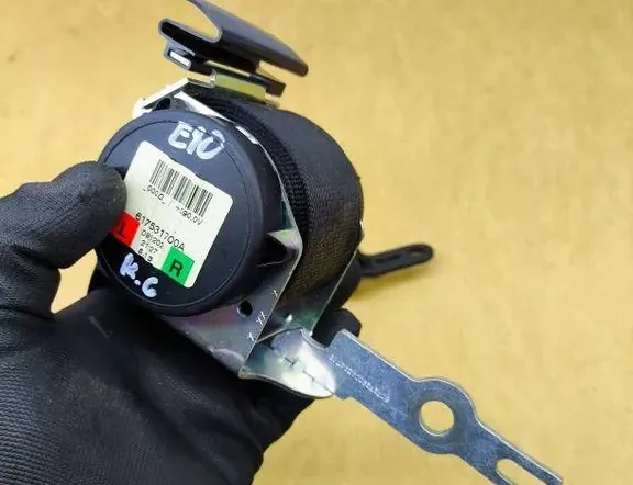 BMW 3 Series E90/E91/E92/E93 (2004-2013) Aizmugurējā kreisā drošības josta 617531700A 33115696