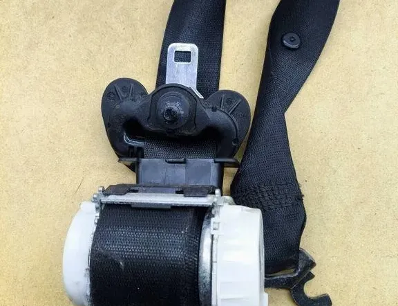 BMW 3 Series E90/E91/E92/E93 (2004-2013) Ремень безопасности передний правый 9117220 33115739