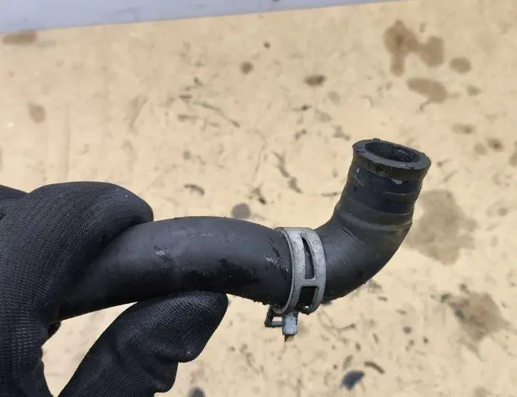 BMW 5 Series F10/F11 (2009-2017) Шланги охлаждающей жидкости 9224372 33116653