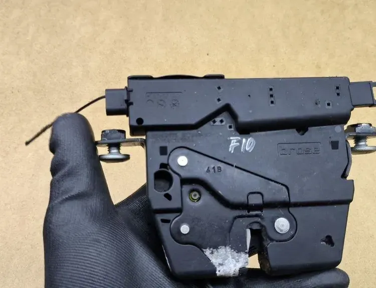 BMW 5 Series F10/F11 (2009-2017) Tailgate Boot Lock 918064,51247191212 33116832