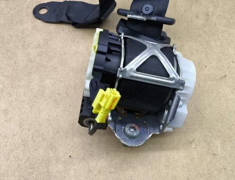 MERCEDES-BENZ R-Class W251 (2005-2017) Rear Right Seatbelt A2518600685 33116900