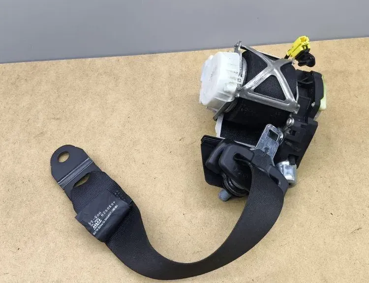 MERCEDES-BENZ R-Class W251 (2005-2017) Rear Right Seatbelt A2518600685 33116900