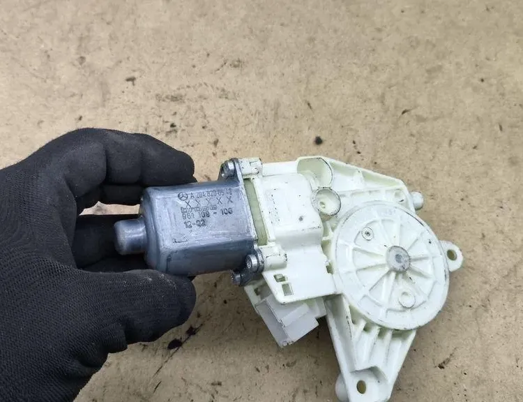 MERCEDES-BENZ C-Class W204/S204/C204 (2004-2015) Rear Right Door Window Control Motor A2048200542,961109100 33128220