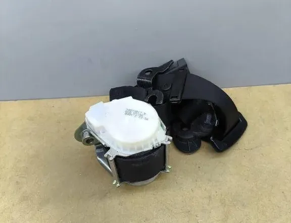 BMW 3 Series E90/E91/E92/E93 (2004-2013) Ремень безопасности передний правый 34073017B,OWY346 33133590