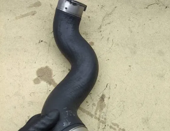 MERCEDES-BENZ C-Class W204/S204/C204 (2004-2015) шланг радиатора интеркулера 33151622