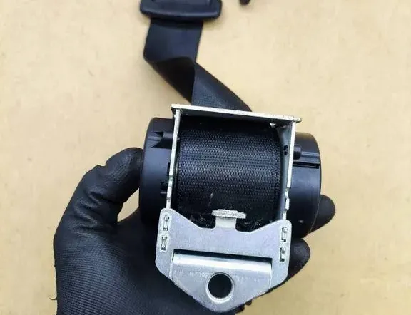 BMW 1 Series E81/E82/E87/E88 (2004-2013) Rear Right Seatbelt 9139832 33157516