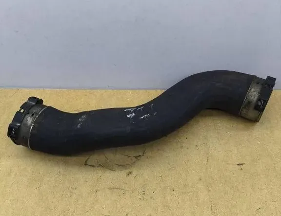 MERCEDES-BENZ C-Class W204/S204/C204 (2004-2015) шланг радиатора интеркулера 33157533