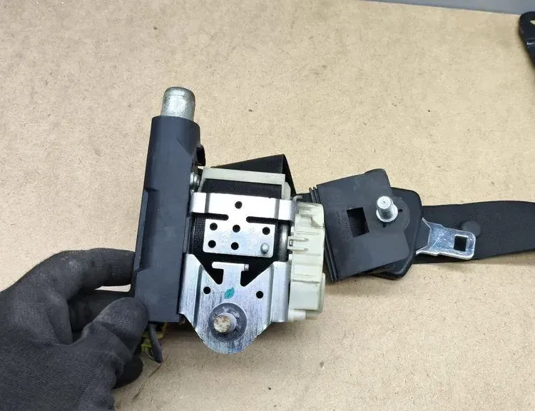 MERCEDES-BENZ R-Class W251 (2005-2017) Ремень безопасности задний левый A2518600585 33157999