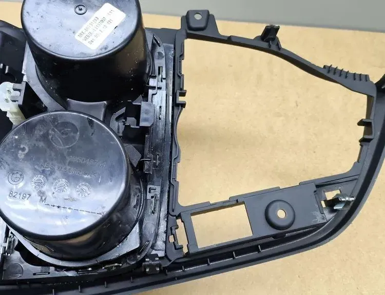 BMW 3 Series F30/F31 (2011-2020) Glāžu turētājs 9218926 33158685