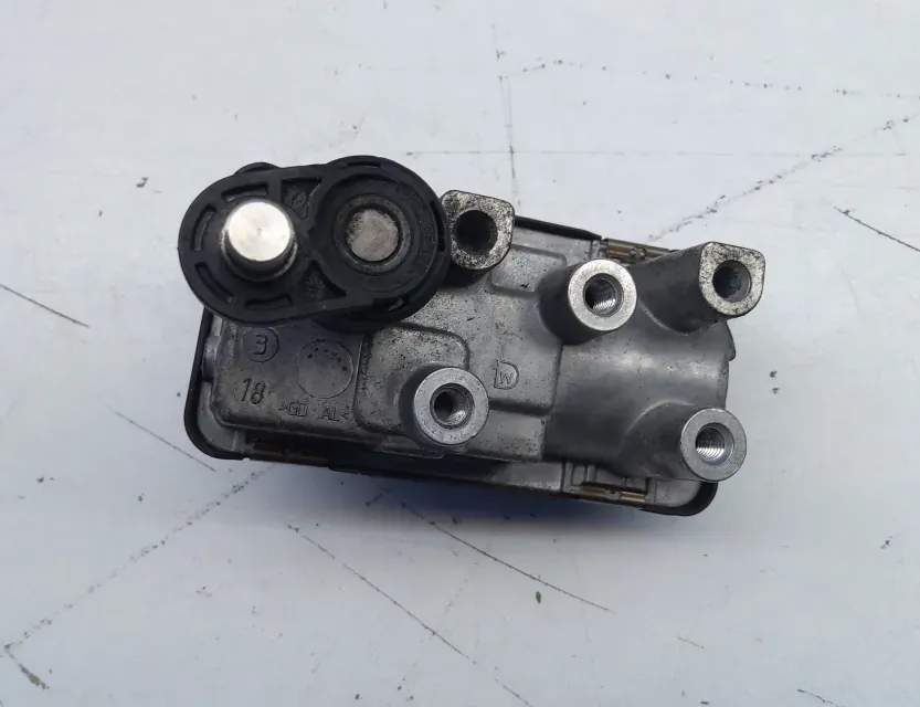 LAND ROVER Range Rover Evoque L538 (1 gen) (2011-2020) Turbīnas elektriskā vadība 4933519600 33480517