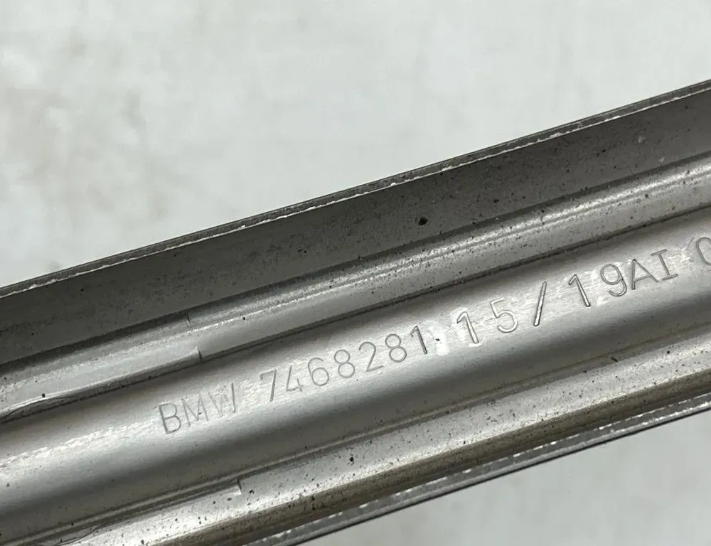 BMW 5 Series G30/G31 (2016-2023) Держатель топливного бака 7468281 33141256