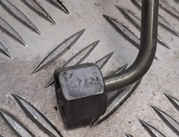 BMW 3 Series G20/G21/G28 (2018-2024) Degvielas šļūtene 05724 33147857