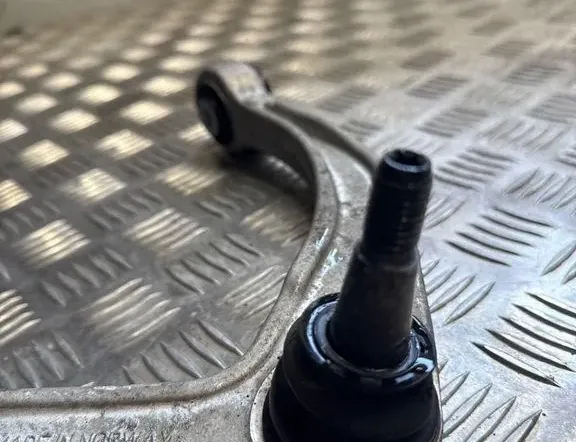 VOLVO XC60 2 generation (2017-2024) Верхний рычаг передний правый 33148325