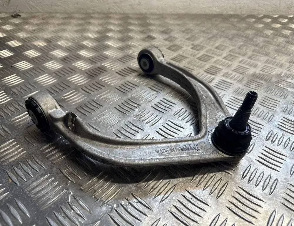 VOLVO XC60 2 generation (2017-2024) Верхний рычаг передний правый 33148325