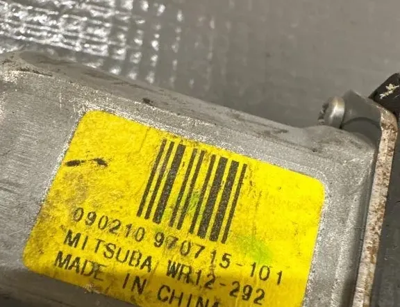 VOLVO V70 2 generation (2000-2008) Aizmugurējo labo durvju loga vadības motorīts WR12292 33161610