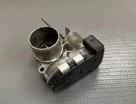 RENAULT Laguna 3 generation (2007-2015) Дроссельная заслонка 8200330810 33162664