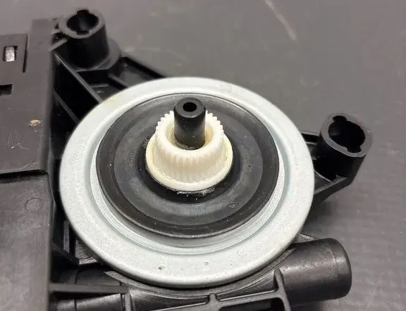 VOLVO XC60 1 generation (2008-2017) Priekšējo kreiso durvju logu pacēlāja motorīts 966268103,WP12718 33163922