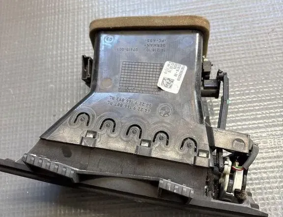 BMW 5 Series F10/F11 (2009-2017) Вентиляционные отверстия в приборной панели 9166887 33164150