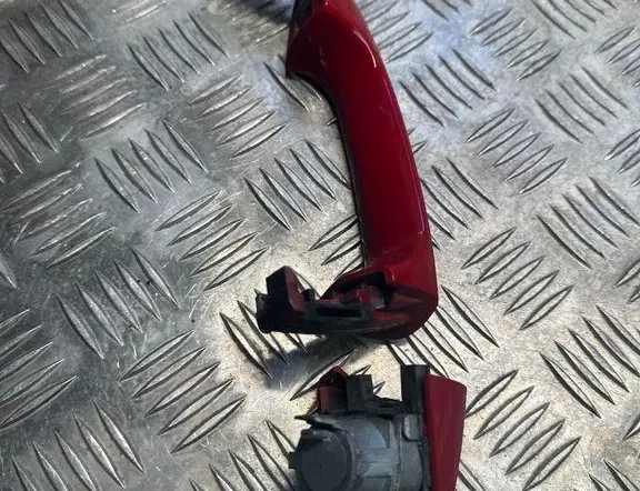 MERCEDES-BENZ C-Class W204/S204/C204 (2004-2015) Aizmugurējo kreiso durvju ārējais rokturis 33165470