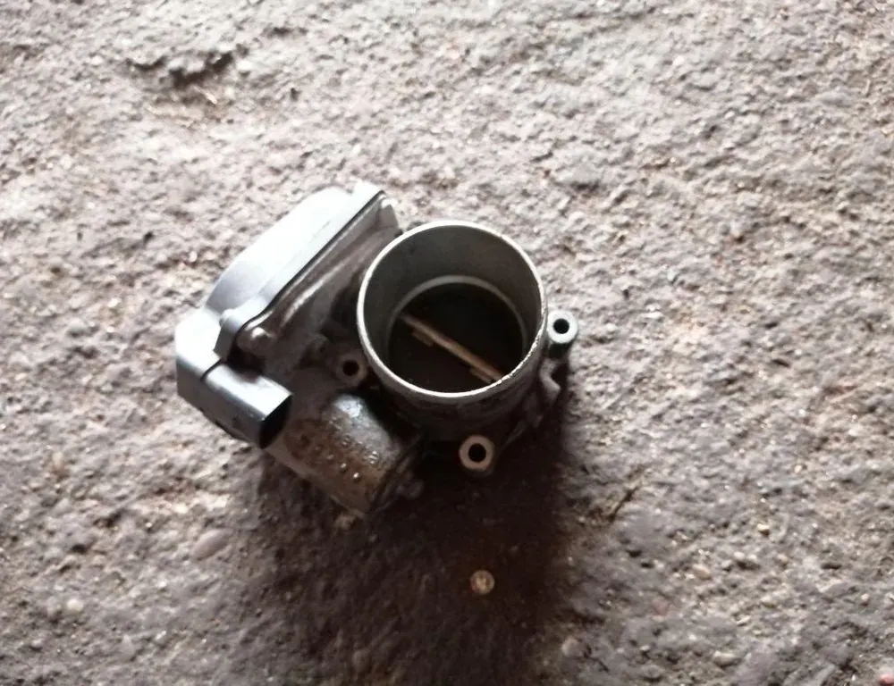 VOLKSWAGEN Passat B7 (2010-2015) Droseļvārsts 03C133062S 33967491