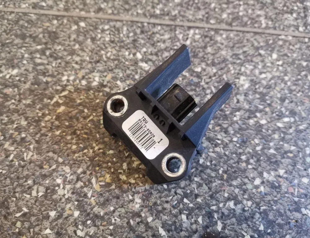 TOYOTA Yaris 1 generation (1999-2005) Боковой датчик удара левый 891730D020 33847973
