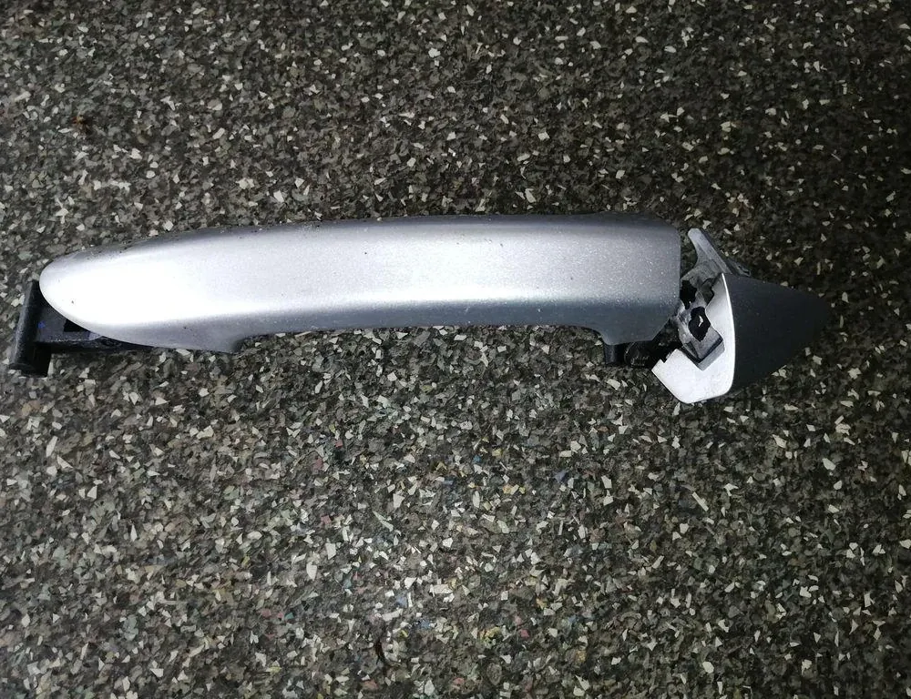 VOLKSWAGEN Passat B7 (2010-2015) Aizmugurējo kreiso durvju ārējais rokturis 3C0837205 33856034