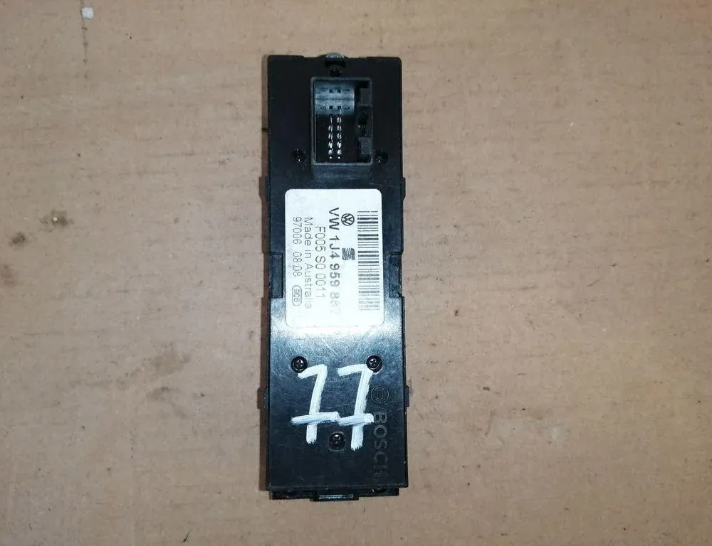 VOLKSWAGEN Passat B7 (2010-2015) Aizmugurējo kreiso durvju loga pacēlāja slēdži 1J4959857 33856864