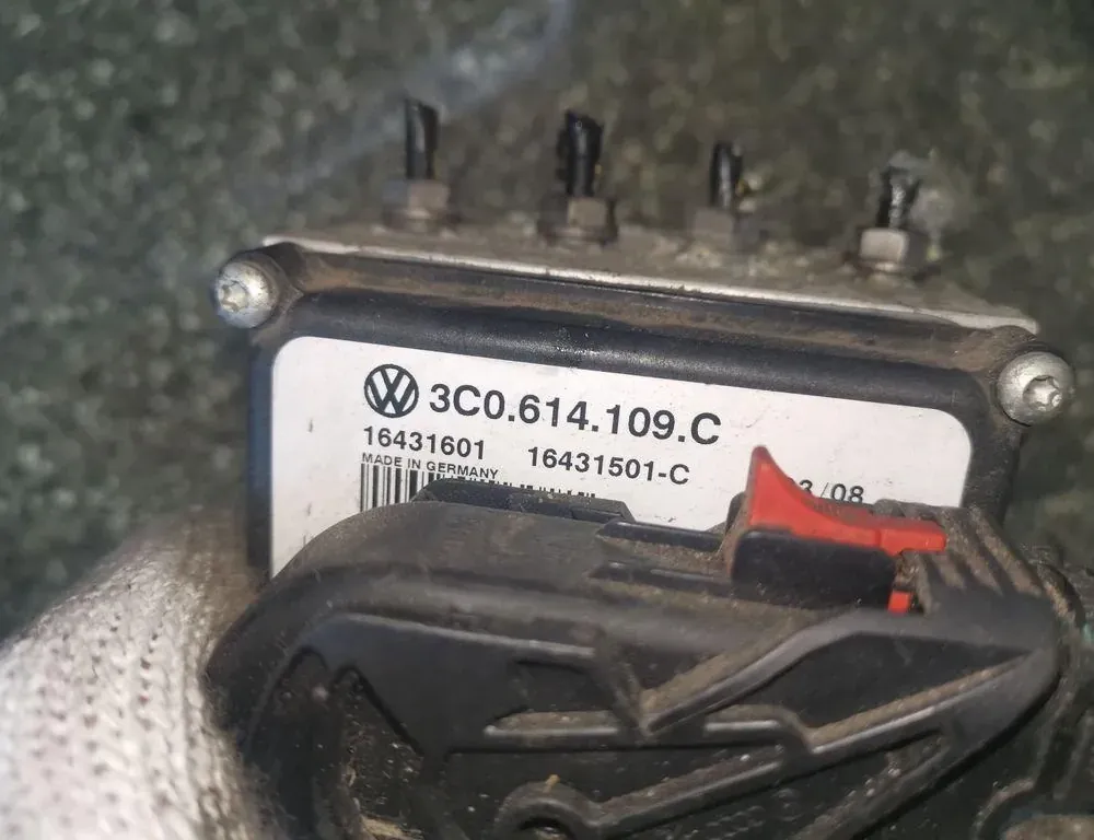 VOLKSWAGEN Passat B7 (2010-2015) ABS Bloks 3C0614109C 33856958