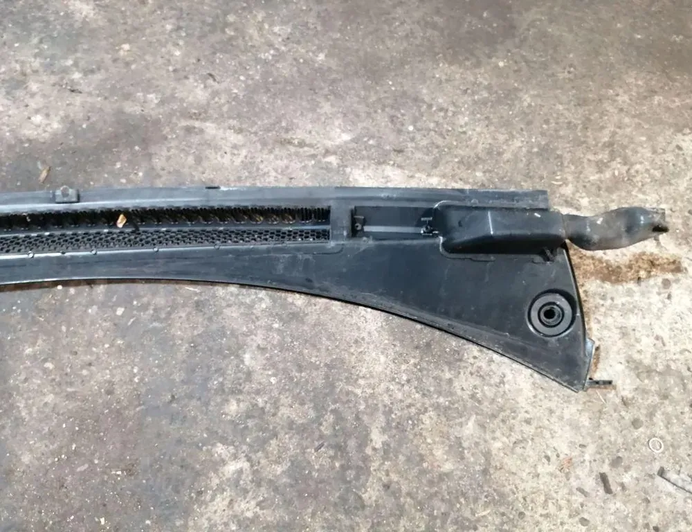 PEUGEOT 5008 2 generation (2017-2020) Priekšējā stikla tīrītāja apdare / plastmasa 9671623680 33880737