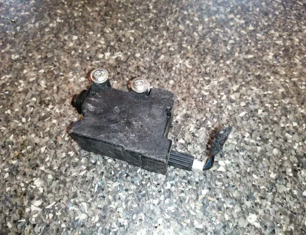 BMW 1 Series E81/E82/E87/E88 (2004-2013) Замок крышки топливного бака 6930764 33975373