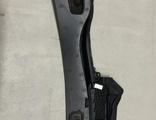 LAND ROVER Range Rover Evoque L538 (1 gen) (2011-2020) Priekšējā stikla tīrītāja apdare / plastmasa CPLA4105A 28385141