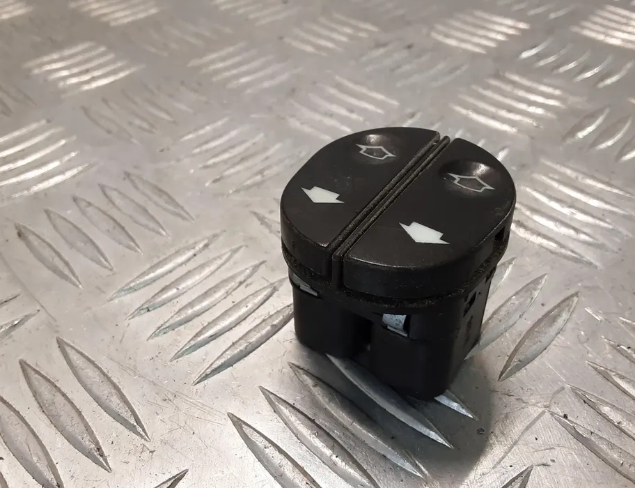 FORD Fiesta 5 generation (2001-2010) Aizmugurējo labo durvju loga pacelšanas slēdzis 96FG14529BC 28419789