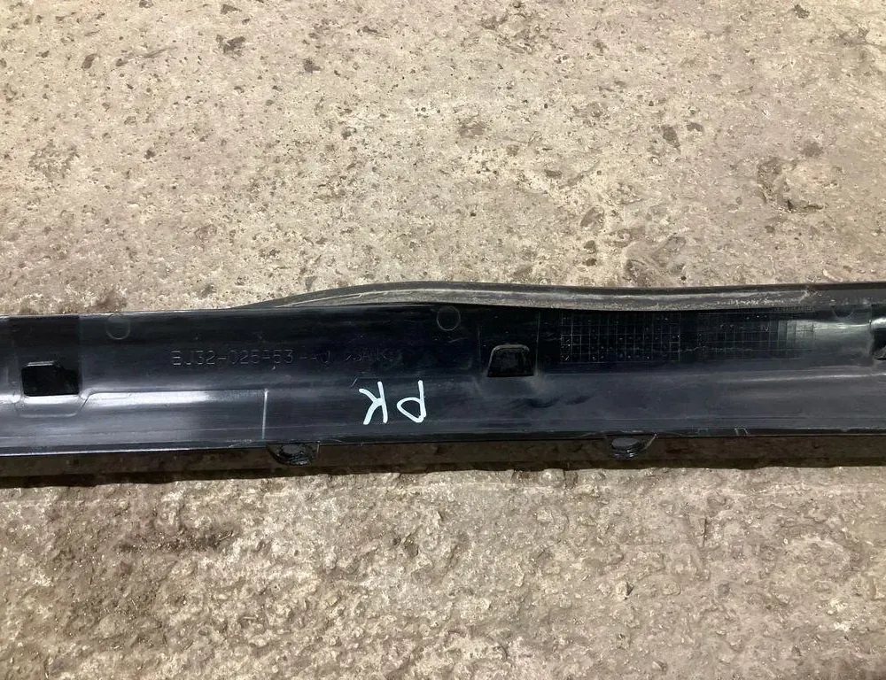 LAND ROVER Range Rover Evoque L538 (1 gen) (2011-2020) Vējstikla apdare BJ32025A53AJ 33441460