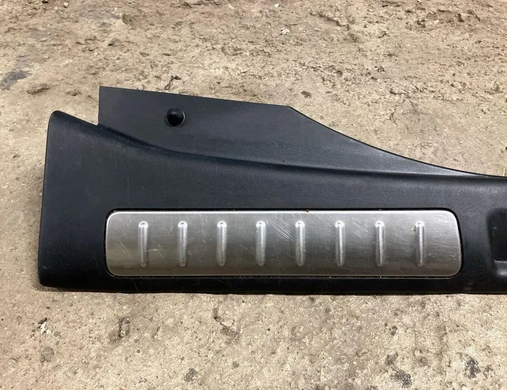 LAND ROVER Range Rover Evoque L538 (1 gen) (2011-2020) Обделка замка багажника BJ32113A10AB 33441636