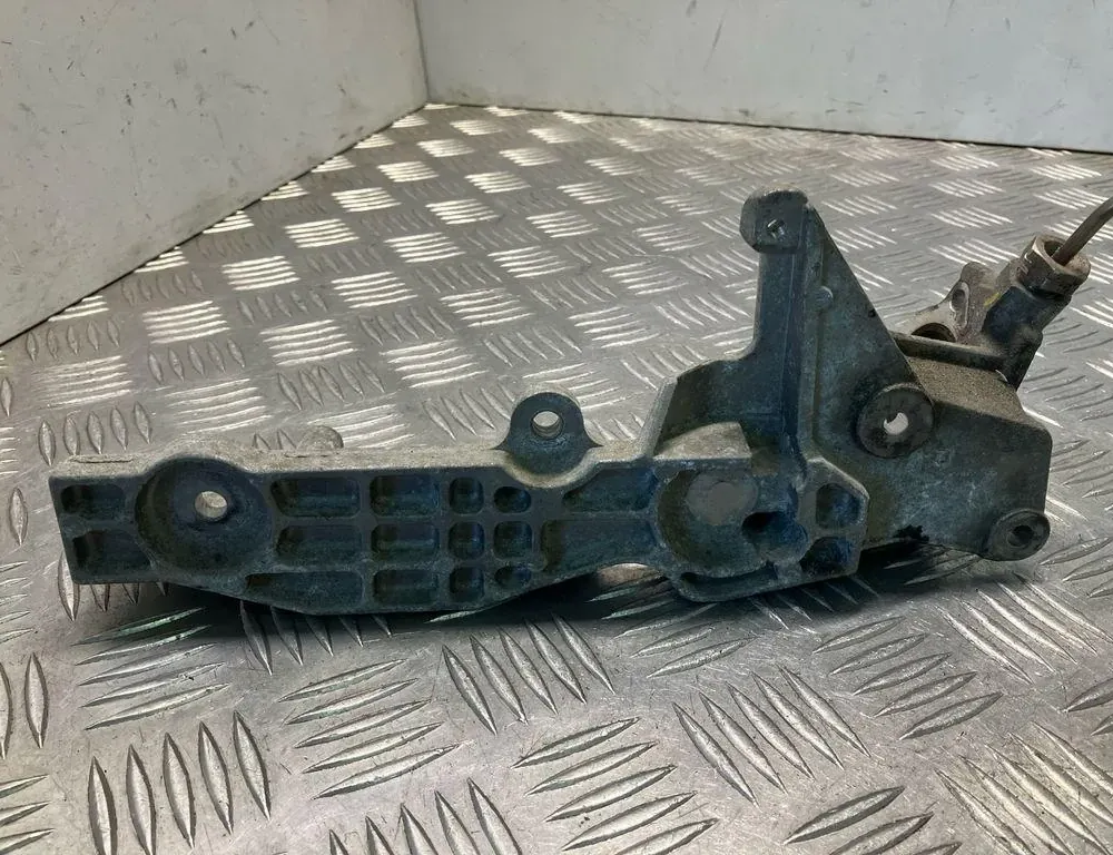 MERCEDES-BENZ CLA-Class C117 (2013-2016) Additional Inner Engine Parts A6510943027 33565956